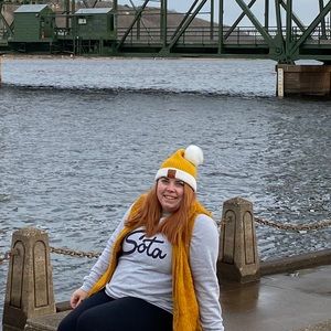 Meet your Posher, Elizabeth